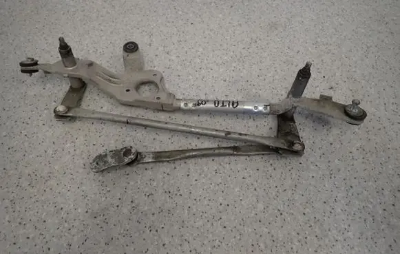 Front wiper linkage