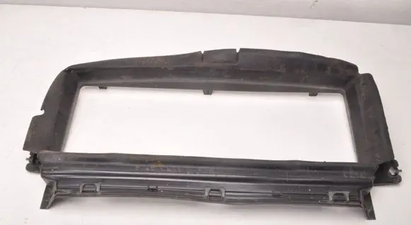Volvo XC90 Intercooler air channel guide 31353798
