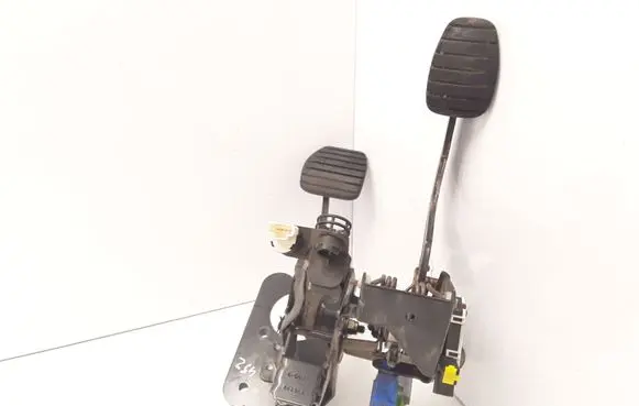 Renault Espace - Grand espace IV Pedal assembly 8200609859