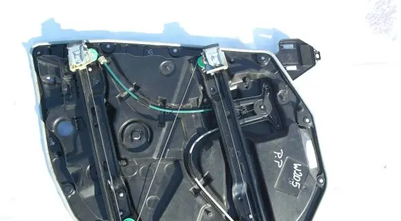 Mercedes-Benz C W205 Front door electric window regulator A2139069501 A2059000528