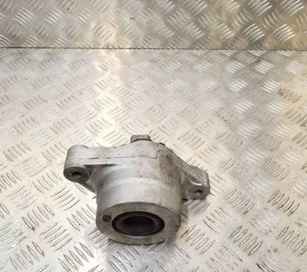 Maserati Quattroporte Engine mount bracket