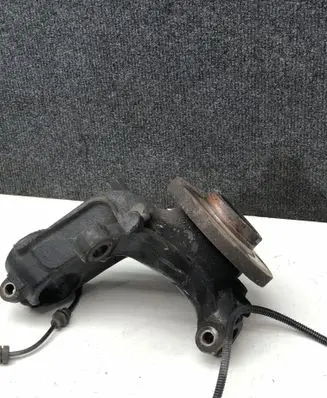 Front wheel hub