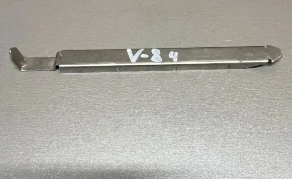 Volvo V50 Headlight/headlamp mounting bracket