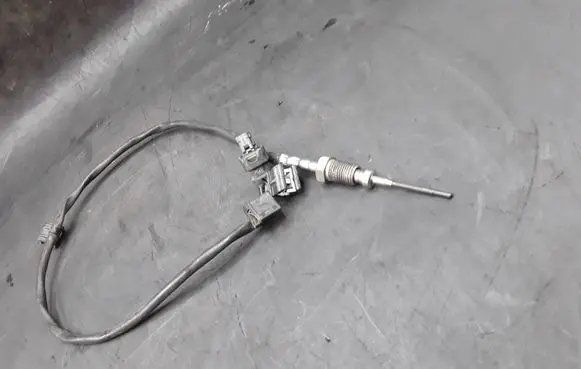 BMW 7 F01 F02 F03 F04 Exhaust gas temperature sensor 8589817