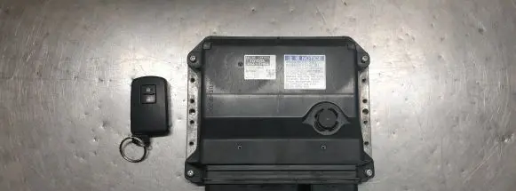 Toyota Prius+ (ZVW40) Engine control unit/module 8966147850 2762004530