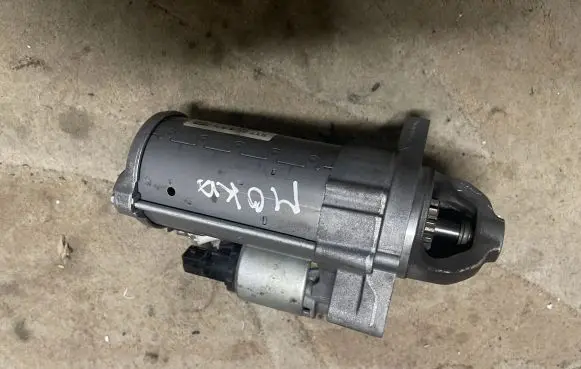Opel Mokka B Starter motor 9830507480