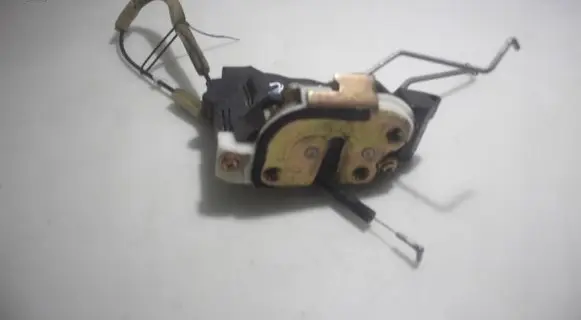 Mitsubishi Outlander Front door lock
