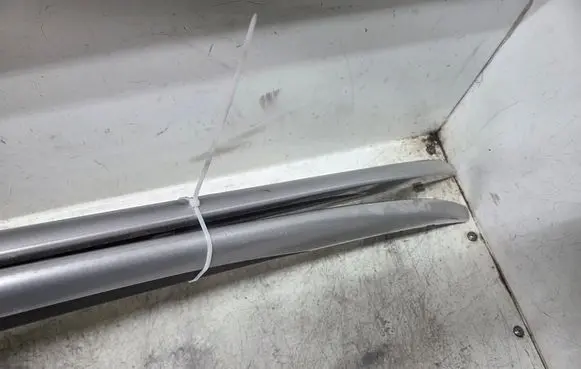 Opel Zafira B Roof bar rail 