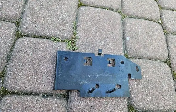 Opel Mokka B Blind spot radar bracket 339435-D00- 339435