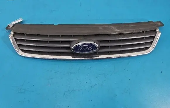 Ford Kuga I Front bumper upper radiator grill 8V41R7081A IMPRK1561999