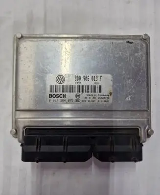 Volkswagen PASSAT B5 Engine control unit/module 8D0906018F 26SA5708 0261204875