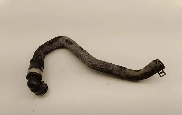 Mercedes-Benz CLA C117 X117 W117 Engine coolant pipe/hose A1765011282