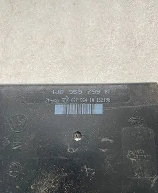 Volkswagen New Beetle Comfort/convenience module 1J0959799K