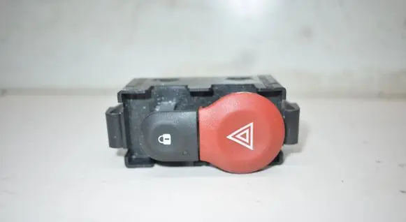 Smart ForTwo III C453 Hazard light switch 252100339R