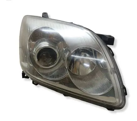 Toyota Avensis T250 Headlight/headlamp 20A369