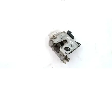 Audi A4 S4 B5 8D Front door lock 8D1837016F