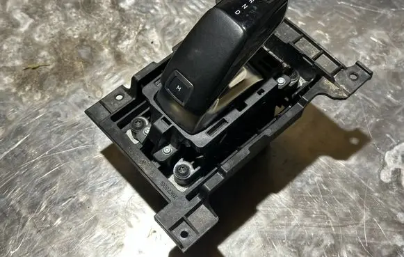 Peugeot 308 Gear shifter/selector 98336270DX