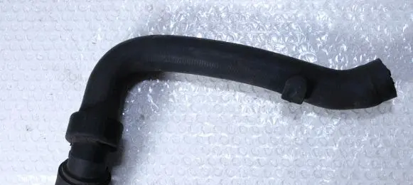 Audi A4 S4 B5 8D Engine coolant pipe/hose 4B0121101E
