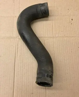 Volkswagen Jetta II Engine coolant pipe/hose 191121051