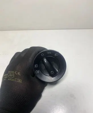 Volkswagen PASSAT B5 Light switch 1C0941531A 04052031