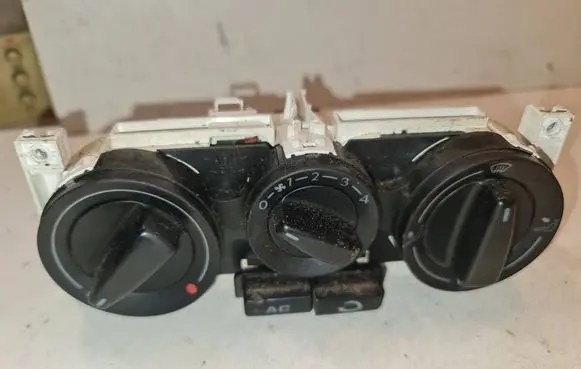 Skoda Octavia Mk1 (1U) Climate control unit 1J0820045E 659498K05 901510940000