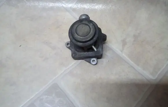 Mercedes-Benz S W221 EGR valve A0021407460