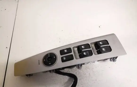 Hyundai Santa Fe Electric window control switch 3714901110 371490-1110