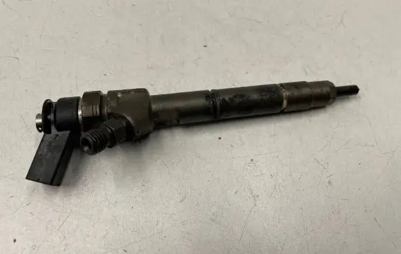 Mercedes-Benz B W245 Fuel injector A6400701287
