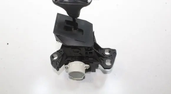 Lexus CT 200H Gear selector 75C832RHD