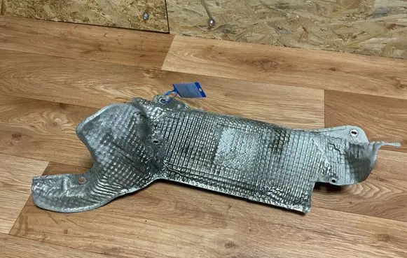 Renault Megane III Exhaust heat shield 483820006R
