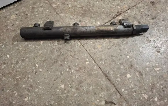 Mercedes-Benz S W221 Fuel main line pipe A6420700695