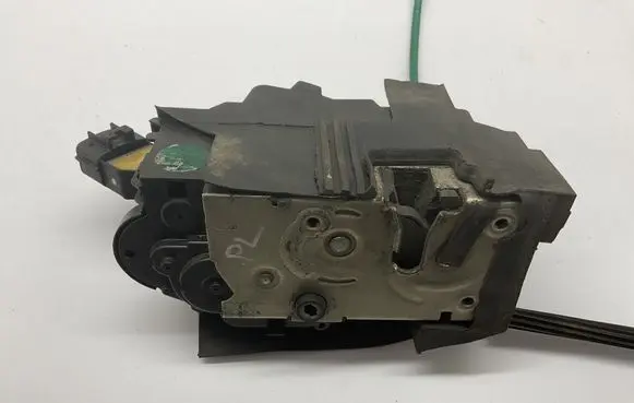 Lancia Ypsilon Front door lock 51708420
