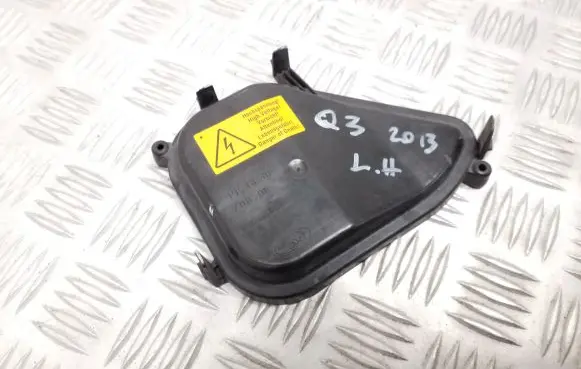 Headlight/headlamp dust cover