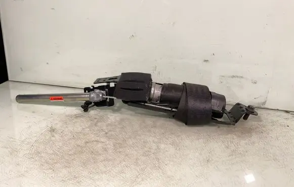 Volvo C30 Front seatbelt 9123539