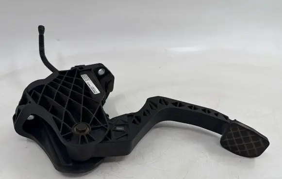 Volkswagen PASSAT B6 Clutch pedal 3C1721059T
