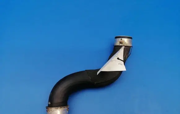 Mercedes-Benz C W204 Engine coolant pipe/hose A2125018282