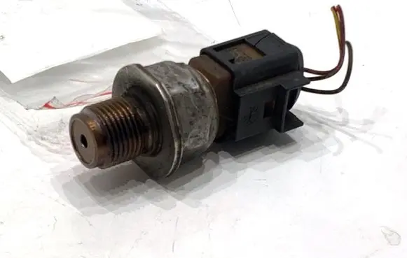 Audi A4 S4 B8 8K Fuel pressure sensor 