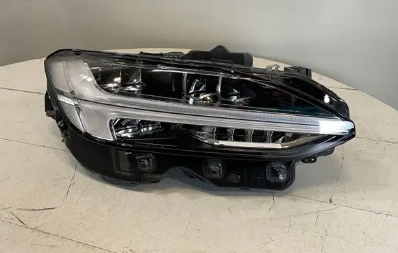 Volvo S90, V90 Headlight/headlamp 32228677