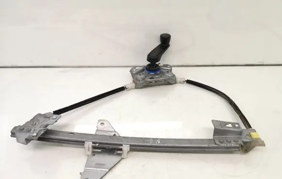 Rear door manual window regulator