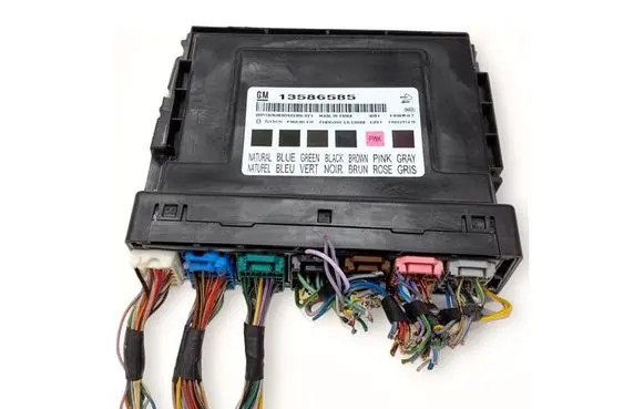 Opel Mokka Central body control module 13586585