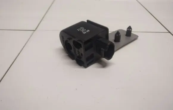 Subaru Outback Seat belt warning relay 86021AG030 0689004130