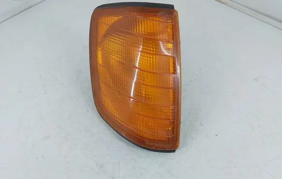 Mercedes-Benz E W124 Front indicator light 42704R6