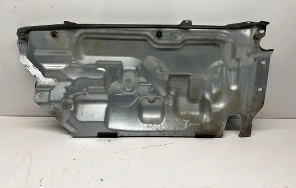 Volvo V60 Heat shield in engine bay 31335579