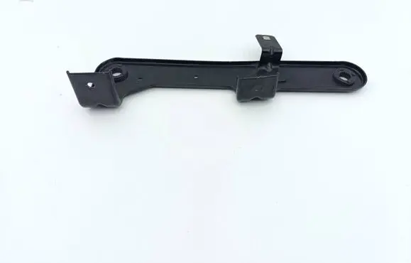 Maserati Ghibli Intercooler pipe mounting bracket 670001348