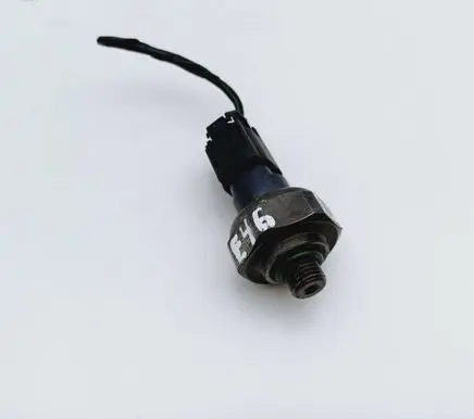 BMW 3 E46 Air conditioning (A/C) pressure sensor 64538370625