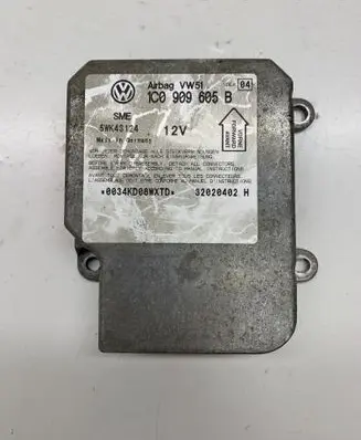 Volkswagen PASSAT B5 Airbag control unit/module 1C0909605B 5WK43124