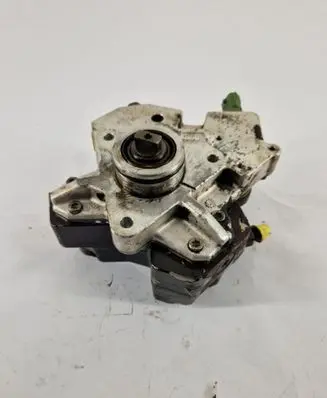 Volvo XC90 Fuel injection high pressure pump 0445010111