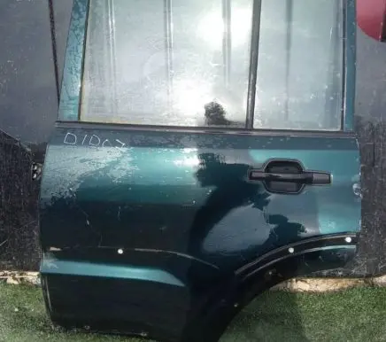 Mitsubishi Pajero Rear door