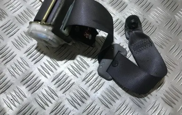Mazda 6 Rear seatbelt
