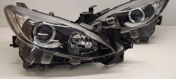Mazda 3 II Headlight/headlamp BHR1-51030 BHR1-51040